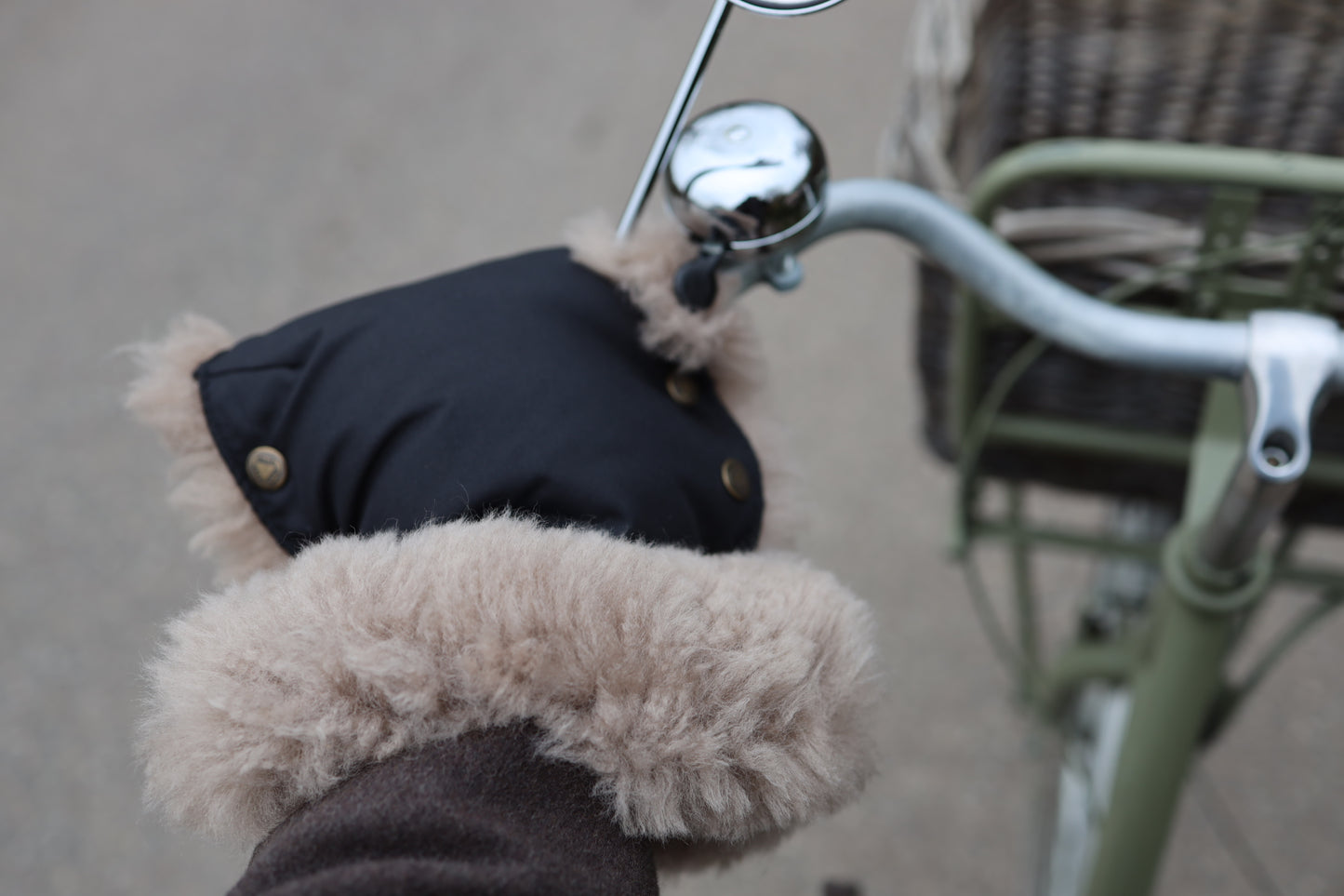 Waterproof Natural Sheepskin Stroller Hand Muffs Black&Beige