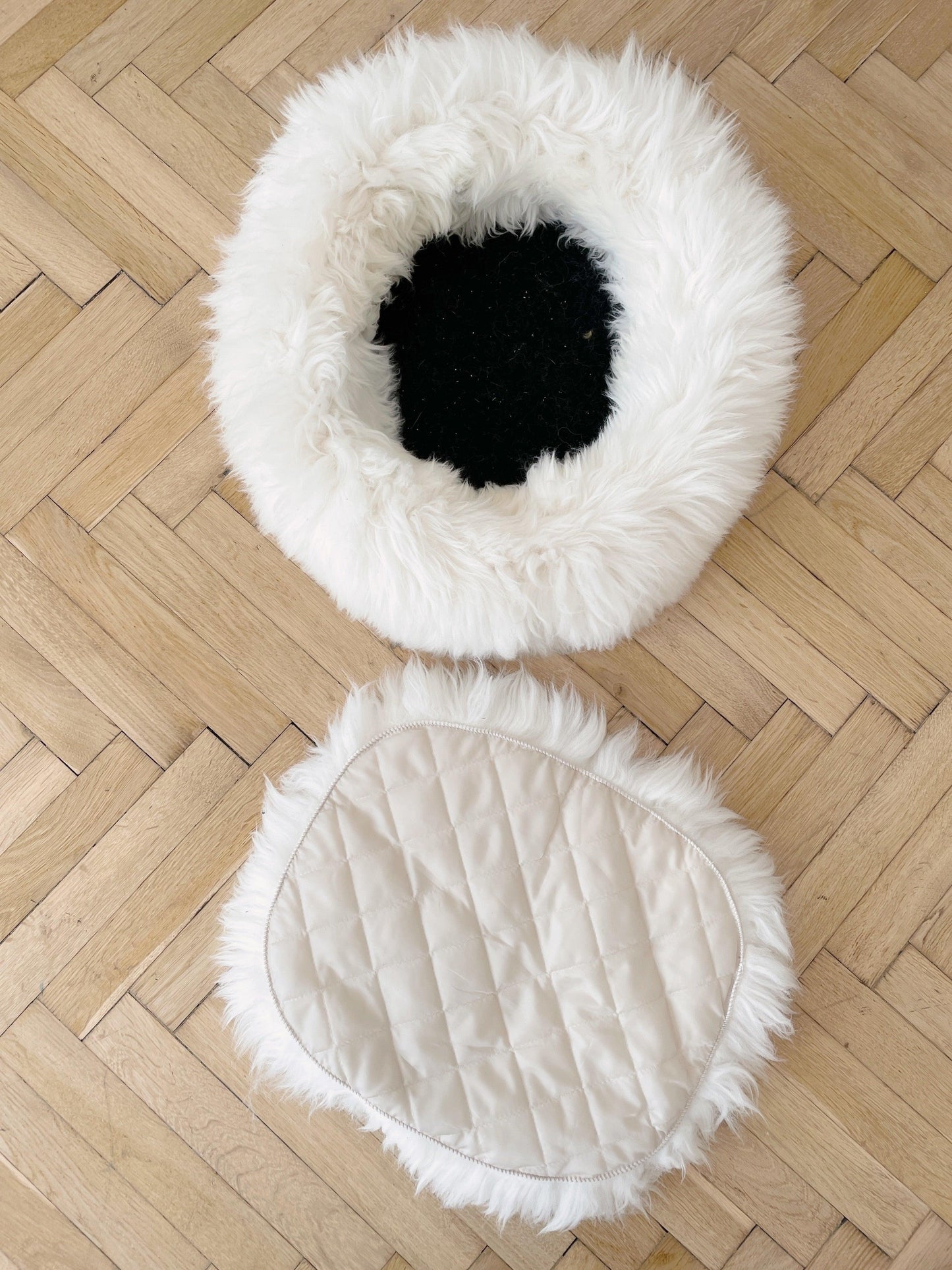 Round Natural Sheepskin Pet Bed